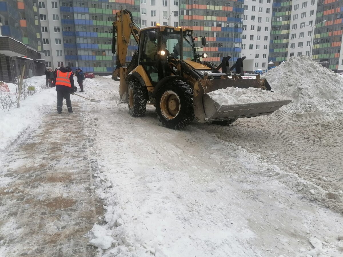 Уборка снега в Мурино