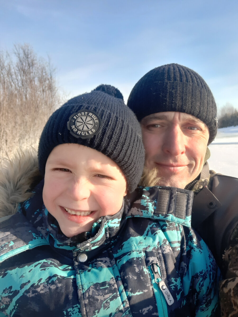 Часовые на посту, в городе весна....😆