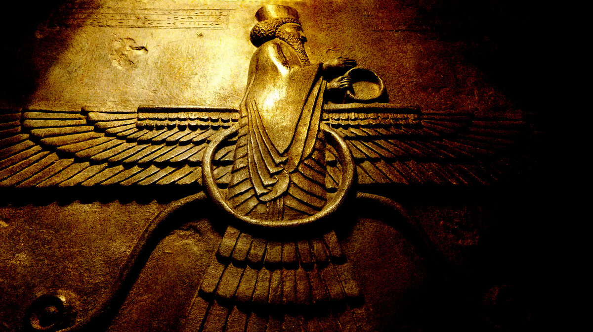 Фаравахар был принят в качестве светского символа для обозначения современной нации Ирана.