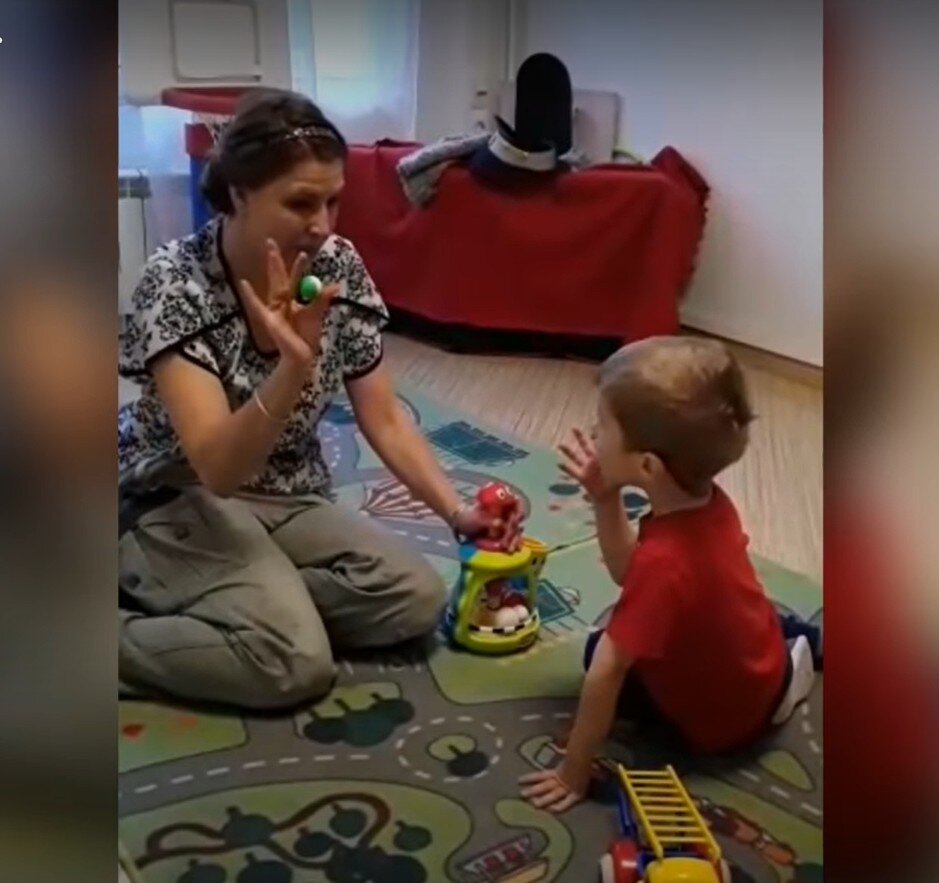 Федя на занятии в "Территории речи"