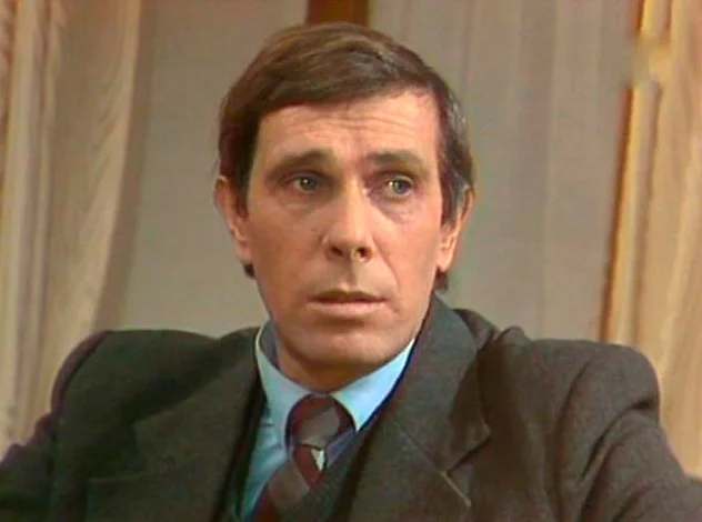  Такой талантливый  и такой недооцененный актер Андрей Болтнев прожил всего 49 лет. Его с большим трудом можно было назвать счастливчиком... Мама Андрея Болтнева была чемпионкой СССР по мотокроссу.-13