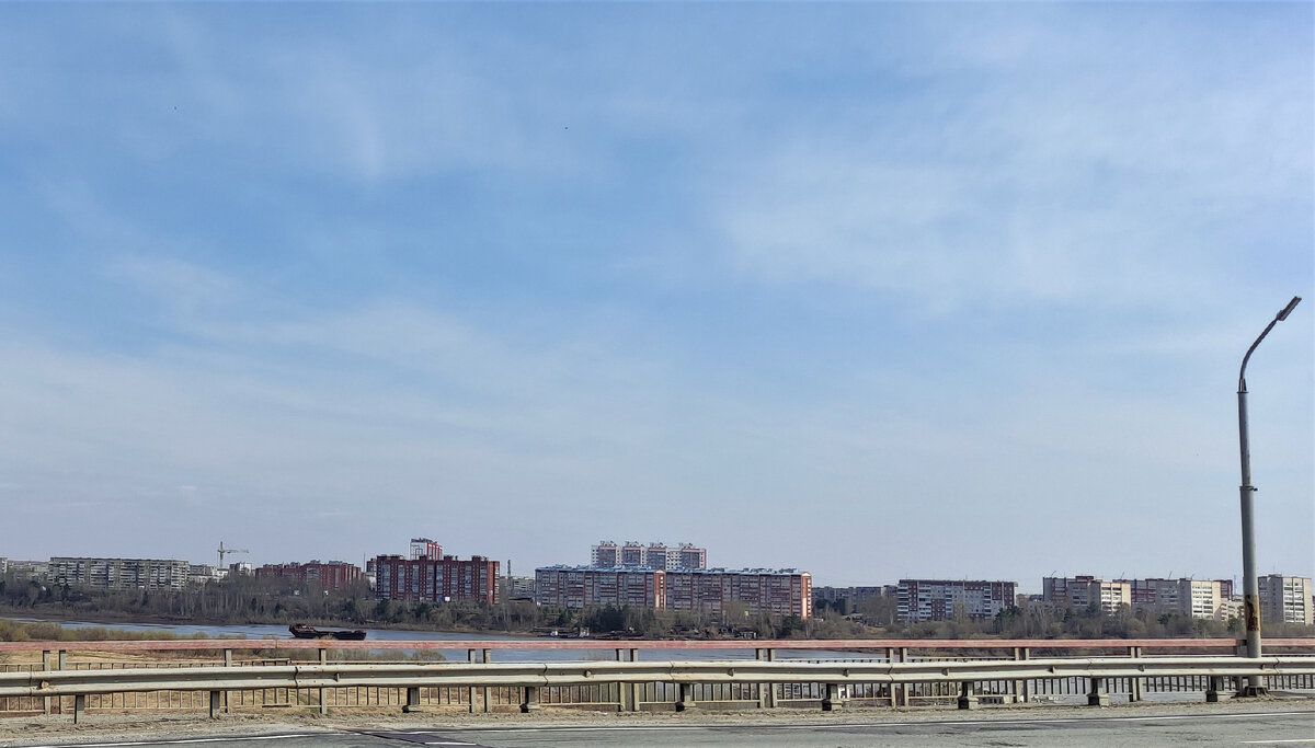 Вид с моста на город-спутник Томска - Северск