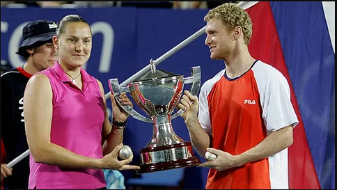 Надежда Петров и Дмитрий Турсунов, победили турнира в 2007 году