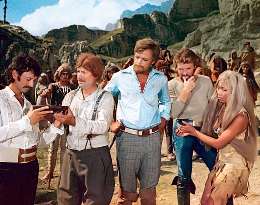 Кадр из фильма "Земля Санникова". Источник фото: https://tomsk.bezformata.com/listnews/vladimira-obrucheva-zemlya-sannikova/93871430/