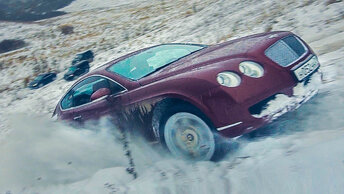 Сумасшедший на BENTLEY поехал на бездорожье вместе TOYOTA PRADO. OFFROAD