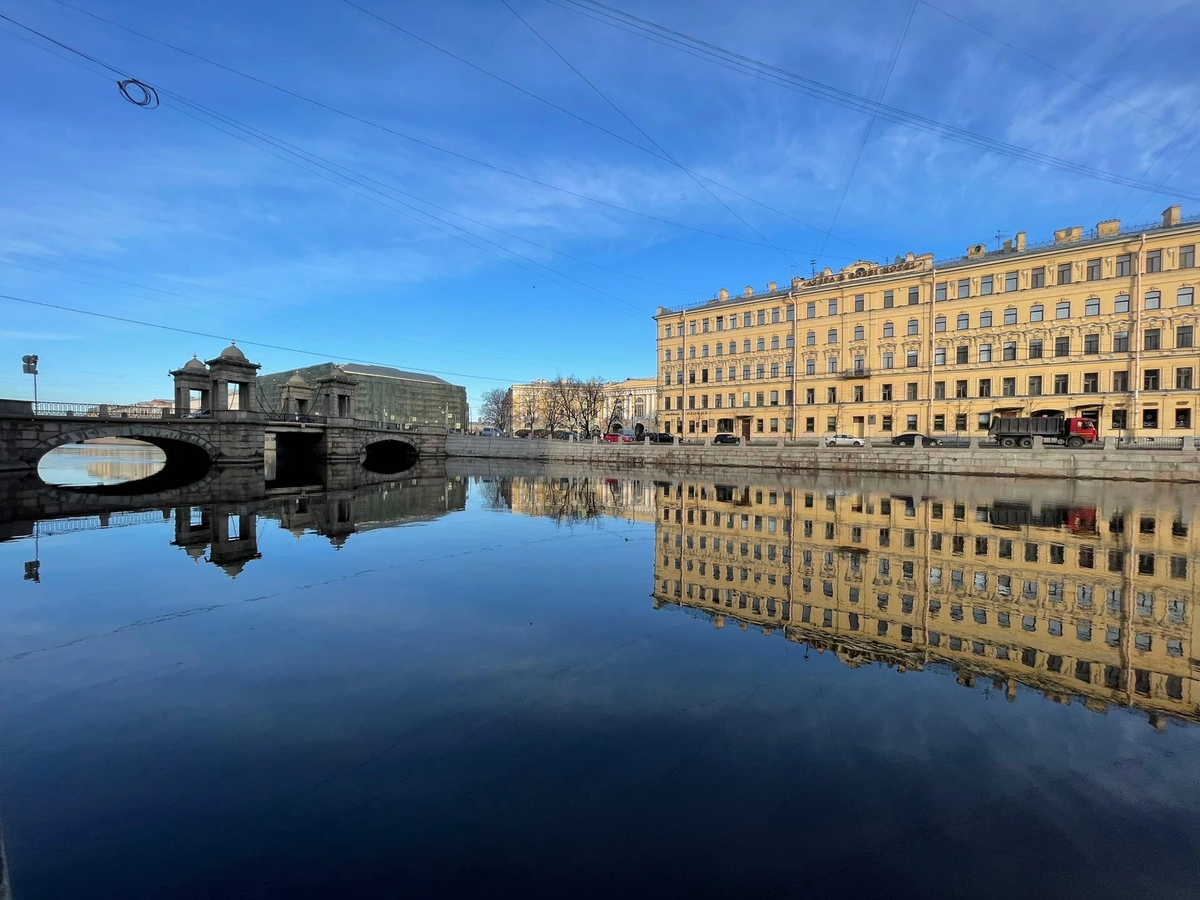 В какую парадную заглянуть? Однозначно в доходном доме купцов Елисеевых. |  Путешествия с изюминкой | Дзен