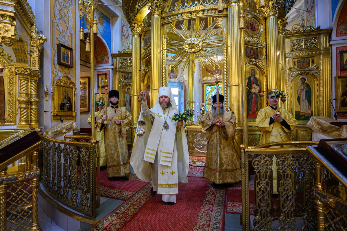 Богослужение в печерском монастыре. Полиелей. Полиелей картинки.