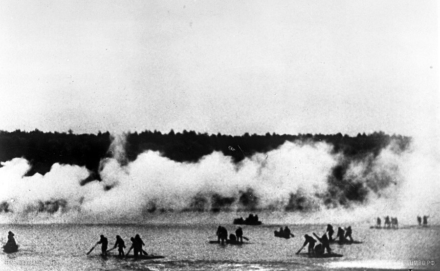 Форсирование Немана под прикрытием дымовой завесы 1944