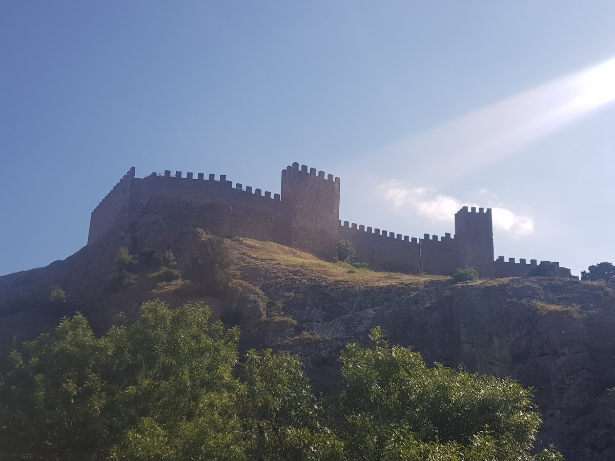 Генуэзская крепость. Фото Анна Карпенко. 