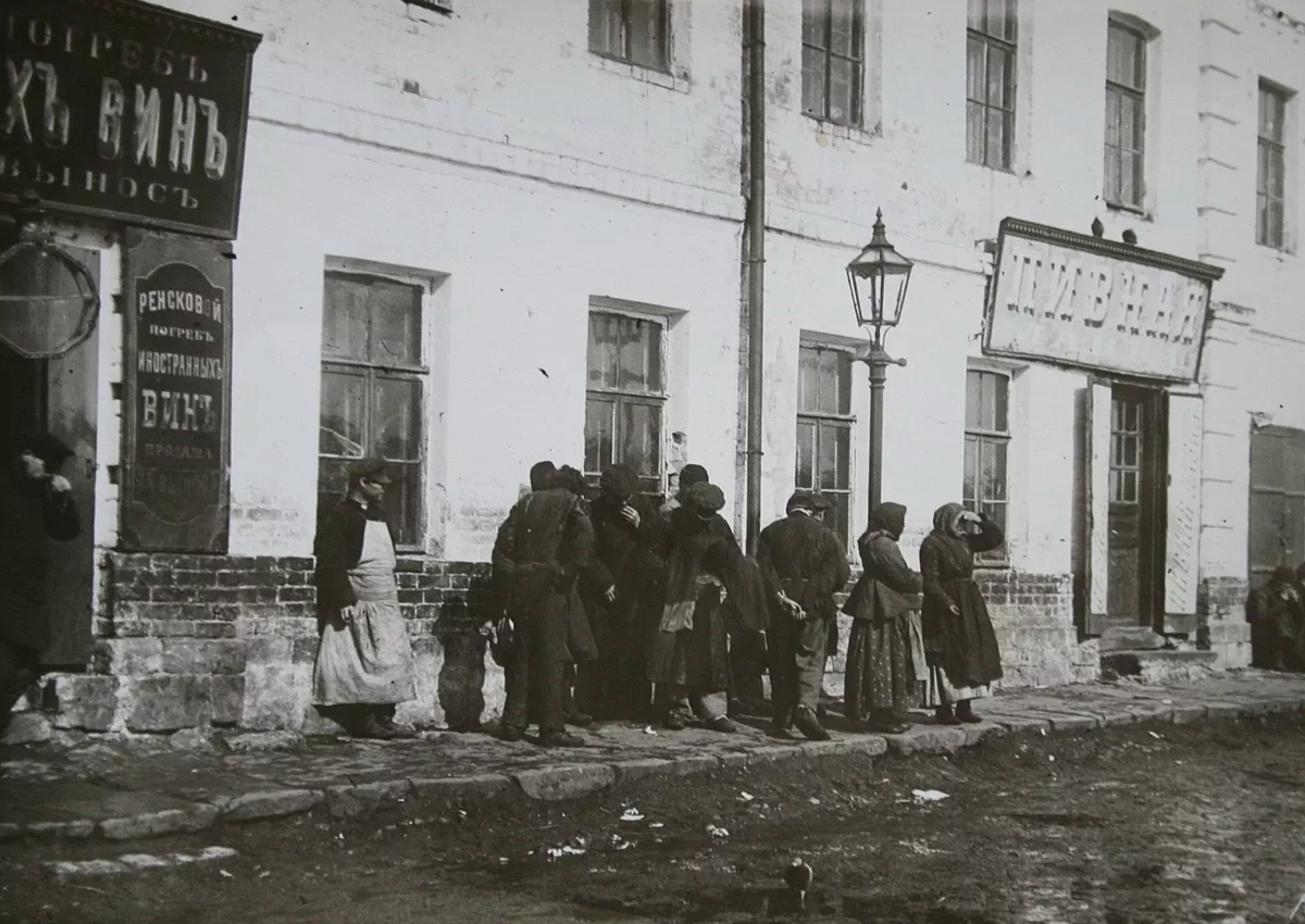 Хитровка дома. Хитровка Москва 19 век. Хитров рынок (начало 20 века). Хитровская площадь трактир каторга. Хитровка 1900.