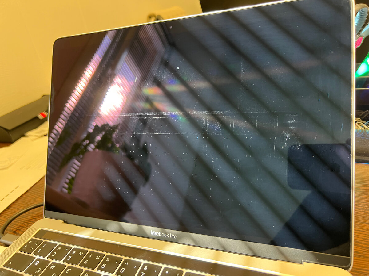 следы от клавиатуры и тачпада