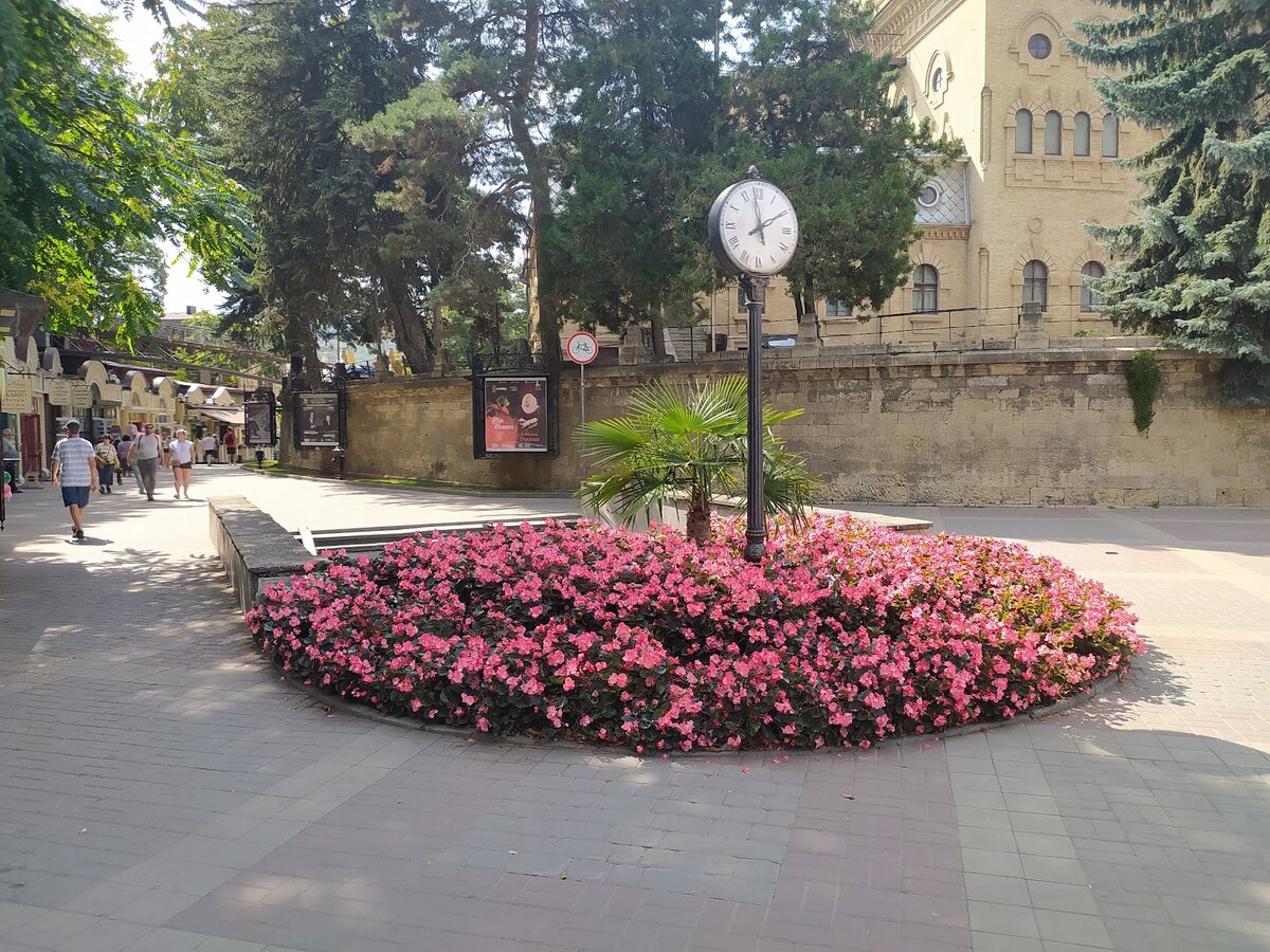 Кисловодск 2022, дорога от вокзала по улице Карла Маркса