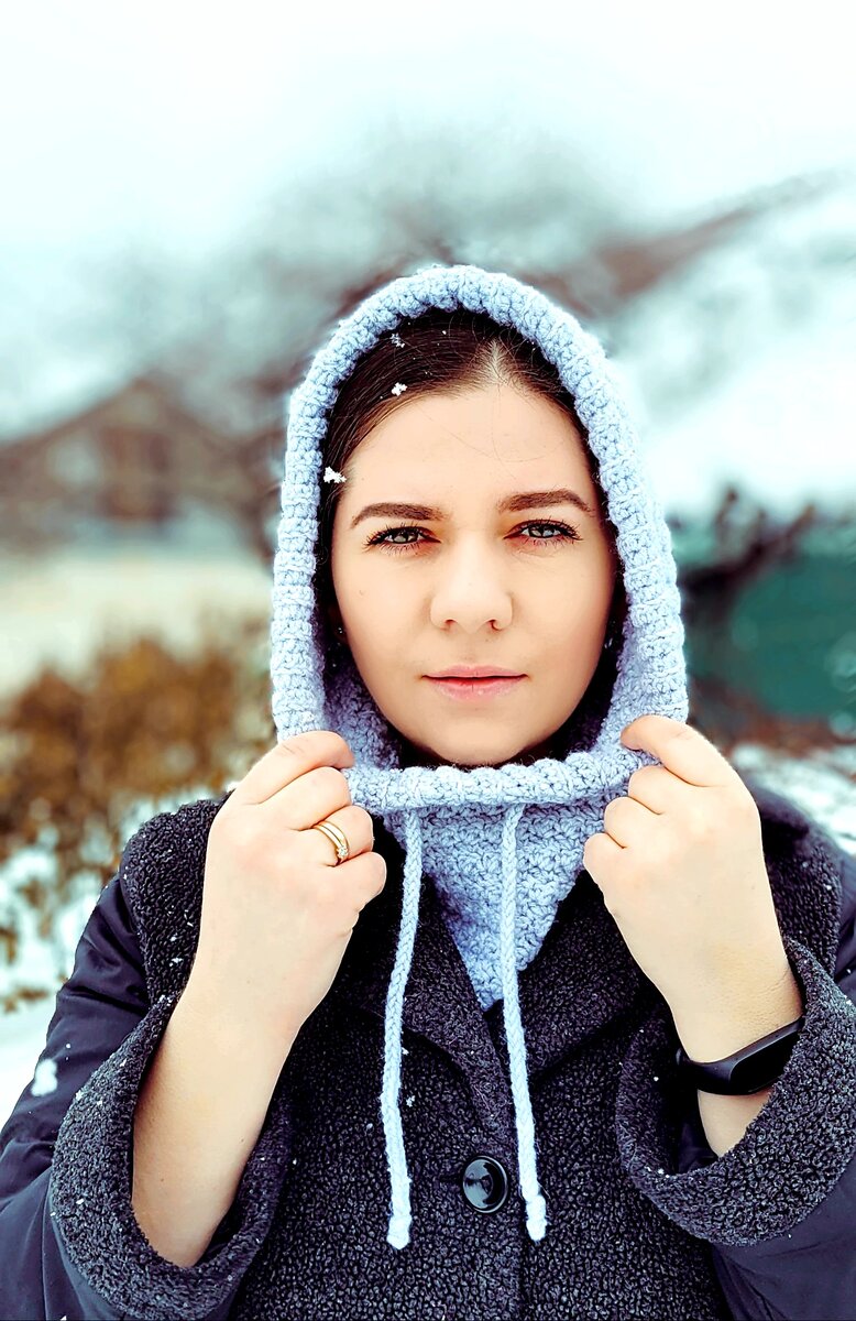 Капор крючком. Есть платный МК. Пряжа Alize Lanagold. 