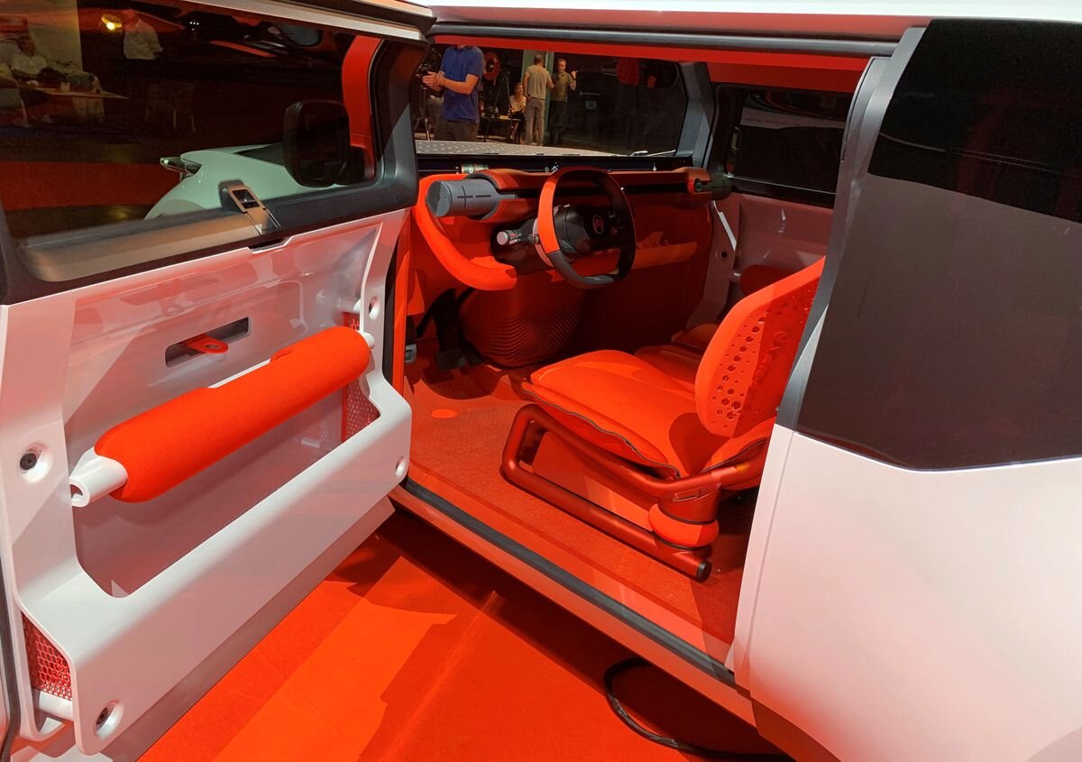 Citroën изобретает картонный автомобиль для безресурсного мира