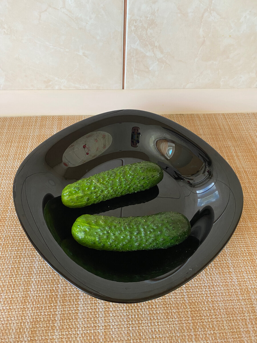 2 средних огурца 