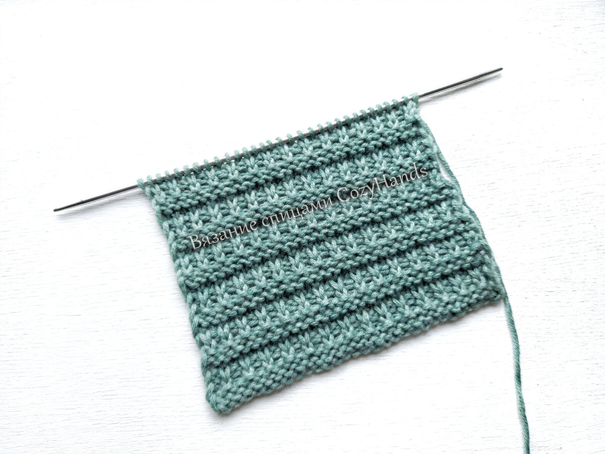 Простой рельефный узор спицами 