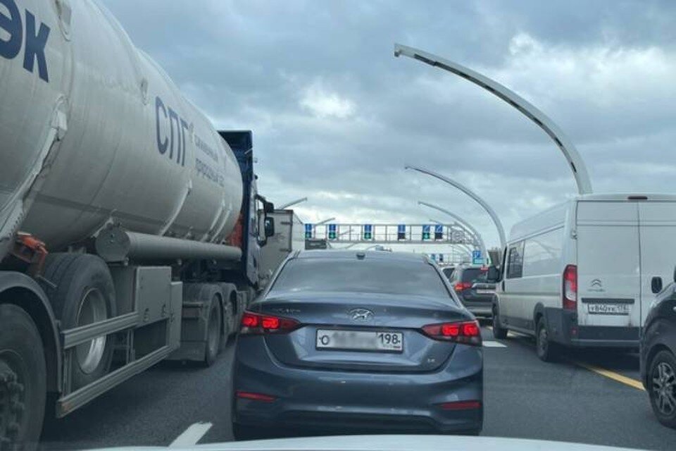     КАД и ЗСД встали в жуткие пробки 7 октября  СОЦСЕТИ