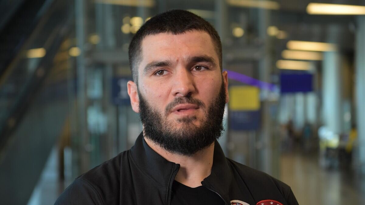    Чемпион мира по версиям WBC, IBF и WBO в полутяжелом весе Артур Бетербиев© РИА Новости / Алексей Никольский