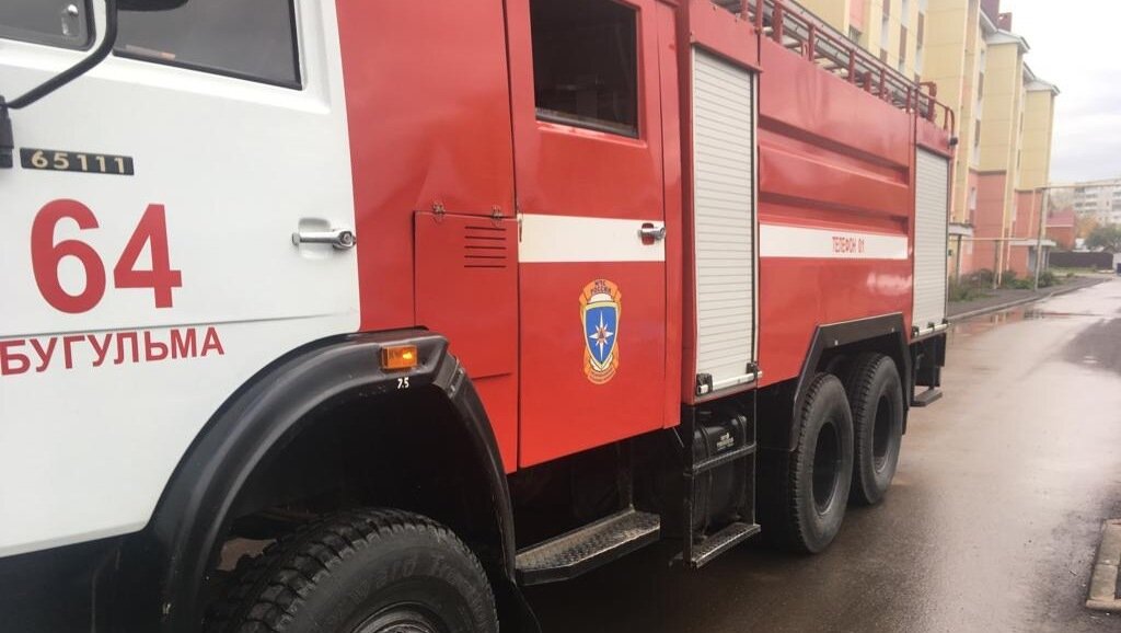     В подвале дома № 5А по улице Рудакова в Бугульме произошел пожар. Спасателям удалось вывести оттуда бездомного мужчину. Об этом сообщили в пресс-службе Главного управления МЧС России по Татарстану.