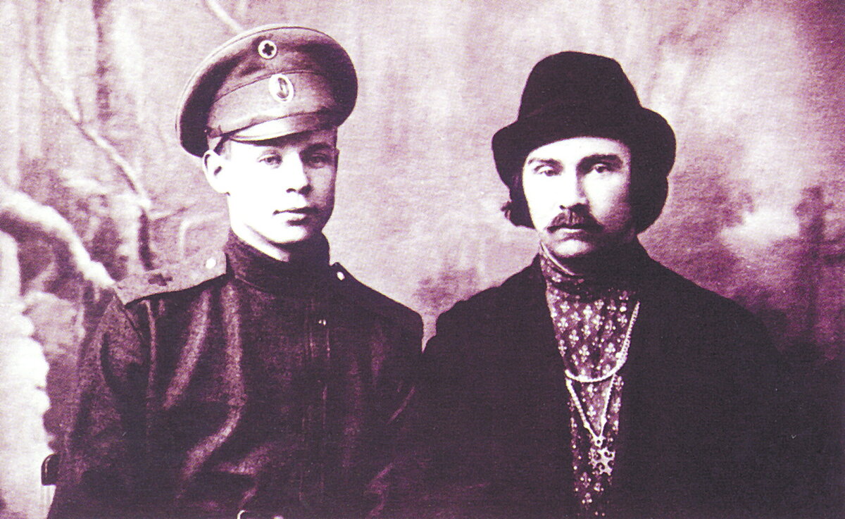 С. Есенин и Н. Клюев, 1915 год