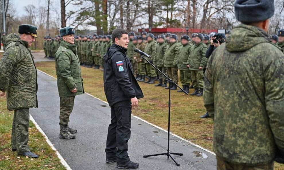    Губернатор ЯНАО Дмитрий Артюхов проверил условия размещения мобилизованных ямальцев в Тюмени