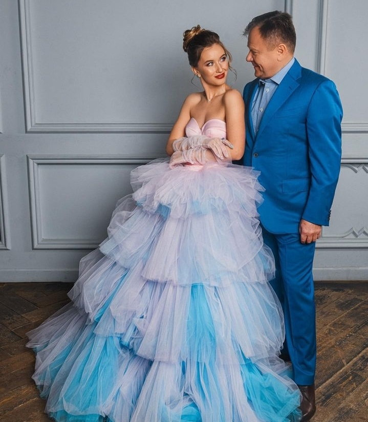     По данным издания "КП", Бутман является одним из самых богатых музыкантов России. В 2021 году он заработал 96 млн рублей. У джазмена в собственности четыре квартиры в России (площадью 88, 161, 123 и 114 кв. м) и два жилых дома Фото: соцсети