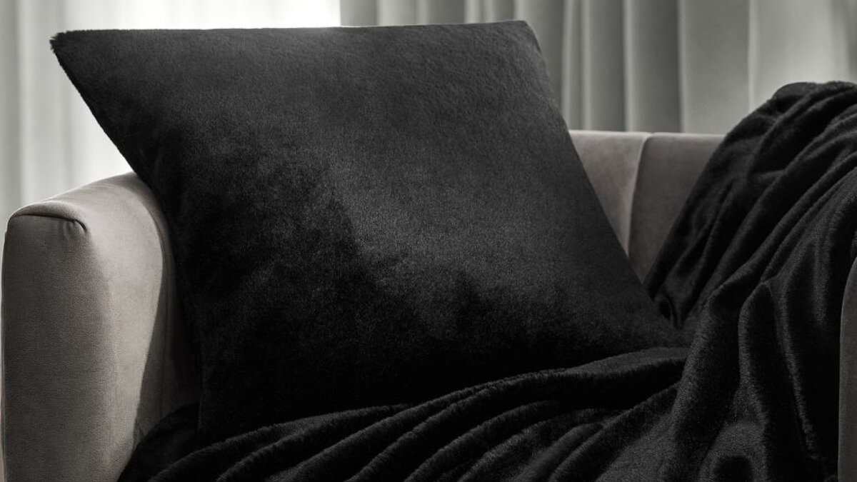 Подушка «Амара»,  100% искусственный мех