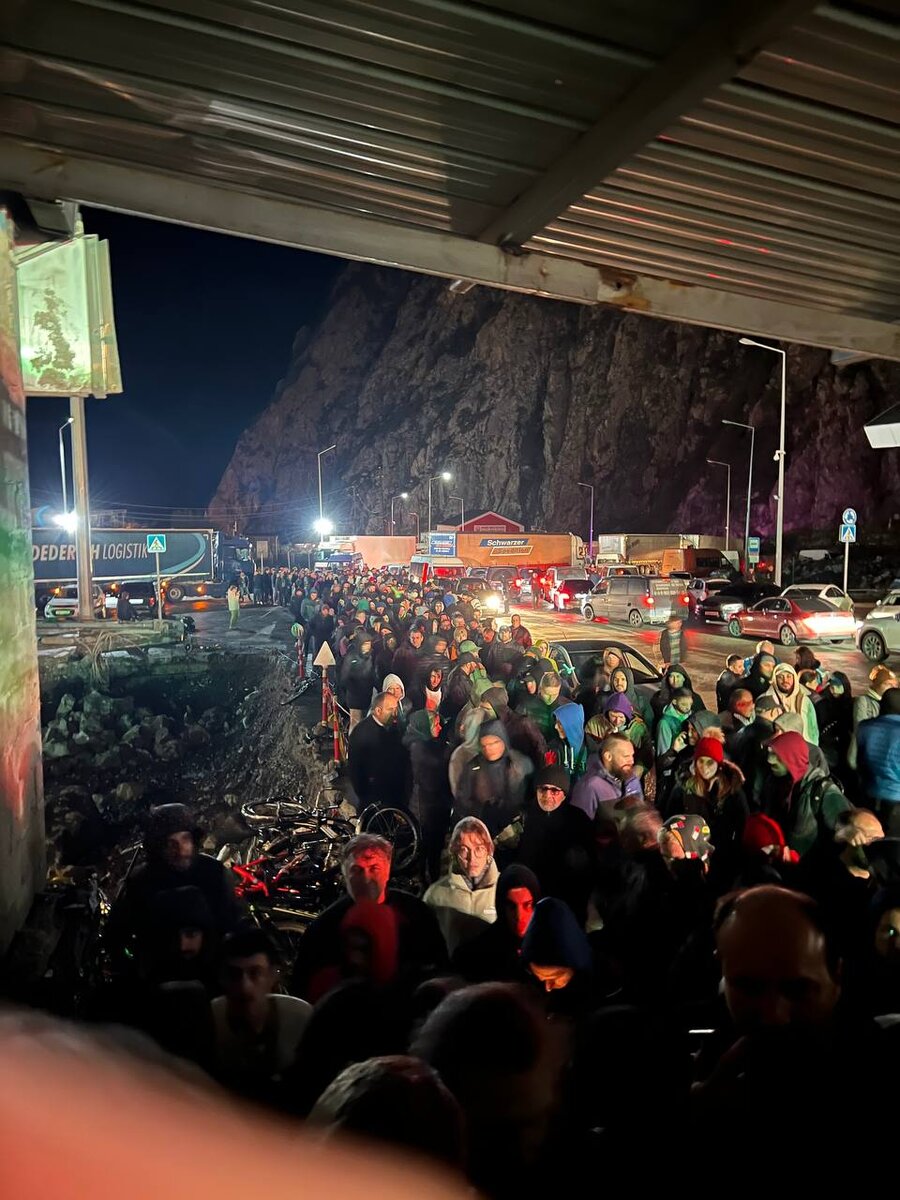 Очередь, которую мы отстояли.