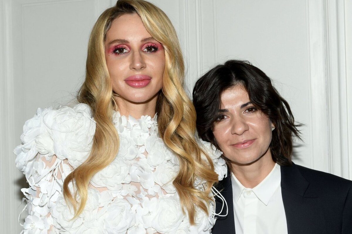     Фиаско экс-продюсера Лободы: Крапивиной не удалось вернуть свое российское гражданство