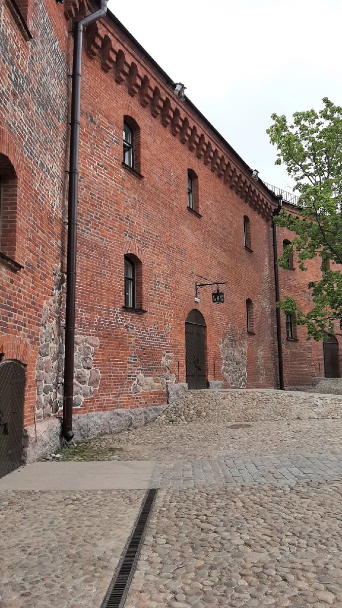 Листайте галерею →