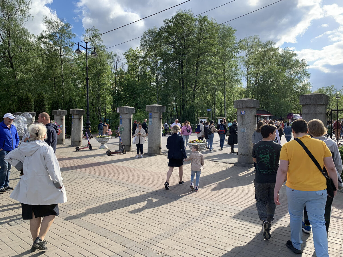 Главный вход в Приморский парк Победы. Все фото в статье сделаны лично автором