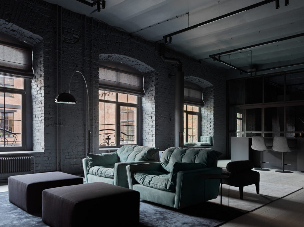 Квартира в здании бывшей фабрики. Фото: Сергей Красюк. Стилист: Лиза Эшва. Арт-консультант: Екатерина Милорадова.