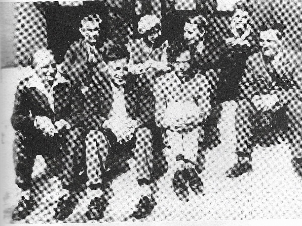 Студенты УФТИ, 1934 год. Шубников, Лейпунский, Ландау, Капица.