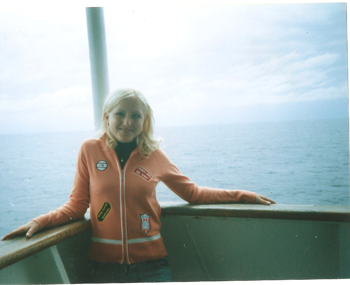 В 17 лет я была прожжённая блондинка в прямом смысле этого слова.