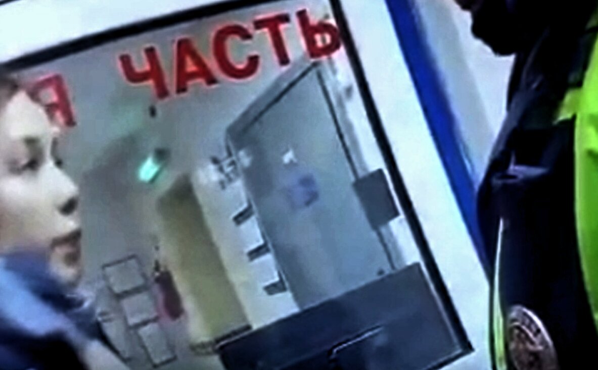 На этом этапе двухсторонний диалог мог бы ещё завершиться миром... Фото https://yandex.ru.