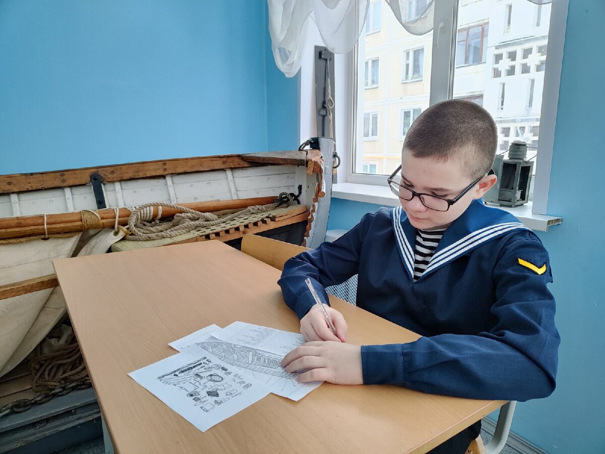 Этап соревнований "Устройство шлюпки". Фото Е. Смирнова