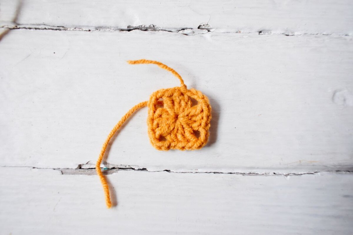 Вязание крючком, бабушкин квадрат