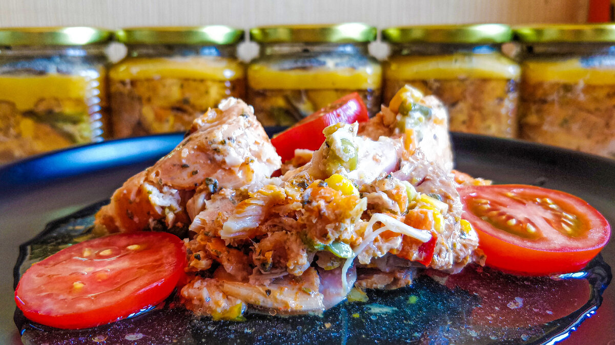 Курица тушеная с овощам в автоклаве