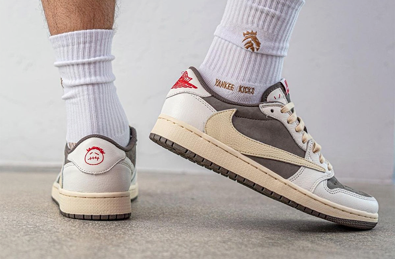 Travis Scott x Air Jordan 1 Low «Reverse Mocha