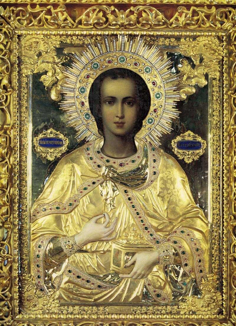 Чудотворная икона «Святой Великомученик Пантелеймон», главный Храм Русского Свято-Пантелеймоновского монастыря, Святая гора Афон, Греция