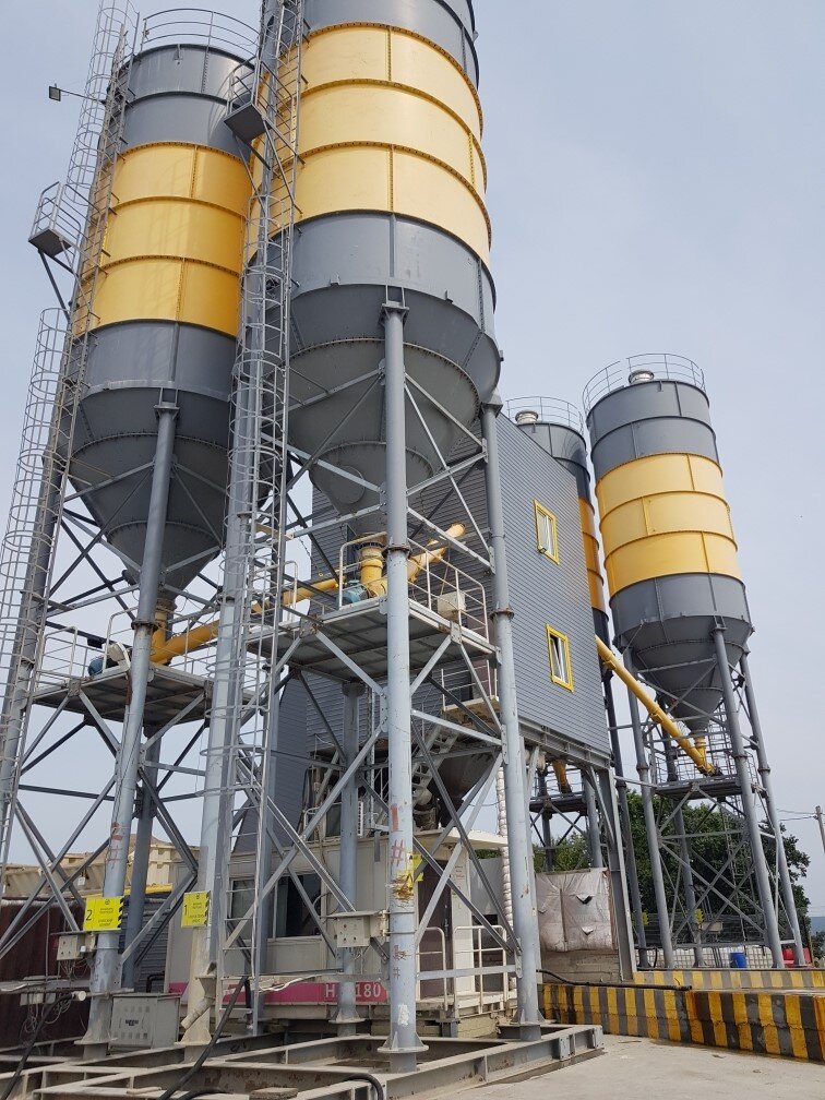 Стационарный, скиповый бетонный завод. Всесезонное исполнение, производительность 120 м3/час.