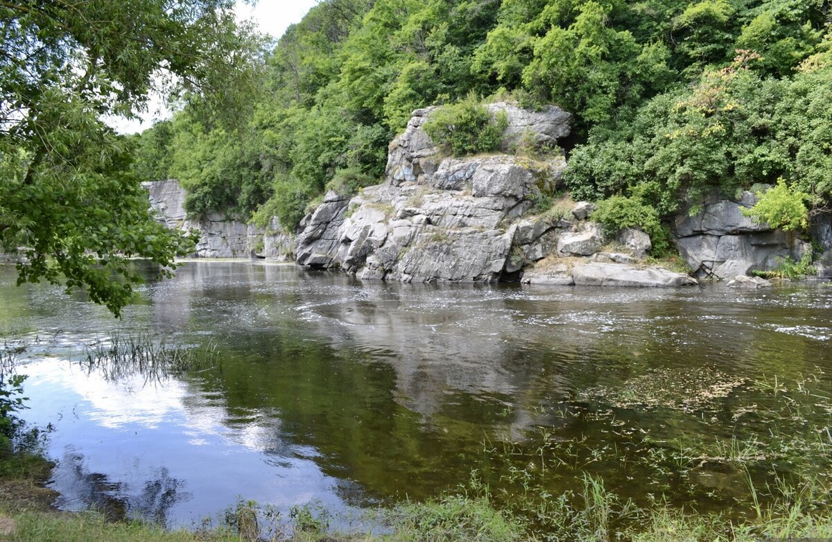 Скалистый каньон на реке сформировался 2 миллиарда (!) лет назад. 