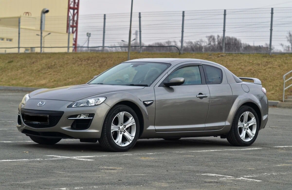 Мазда RX-8.