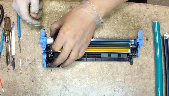 Фото 22. Расположение винтов, крепящих ракель