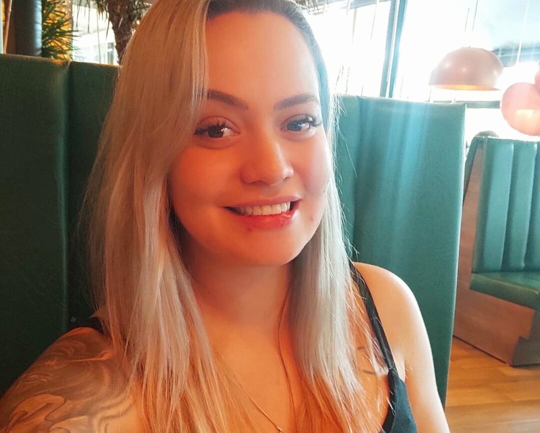 Ясмин. Разрешение на публикацию своего фото Ясмин дала.