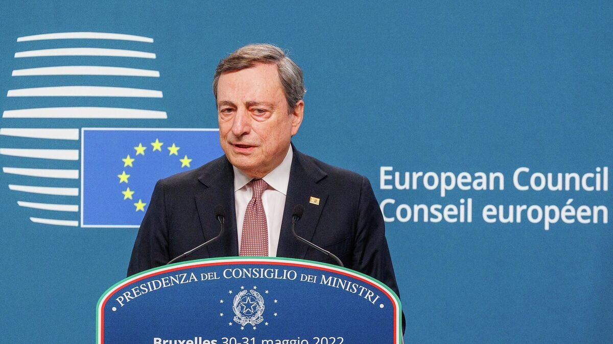    Премьер-министр Италии Марио Драги во время саммита ЕС в Брюсселе© AP Photo / Olivier Matthys