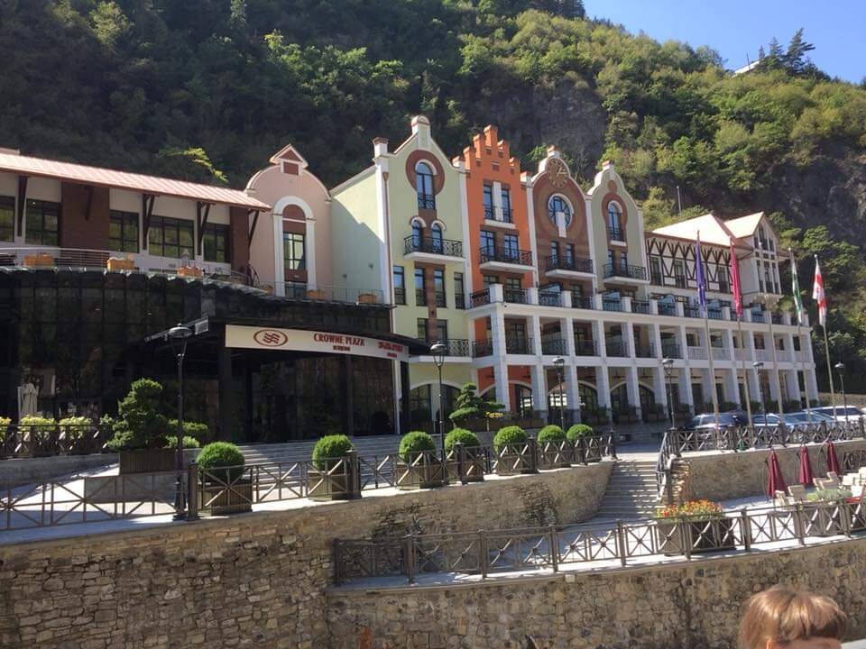 У источников