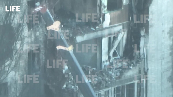 Лайф снял с дрона пострадавшую при крушении Су-34 многоэтажку в Ейске. Видео © LIFE