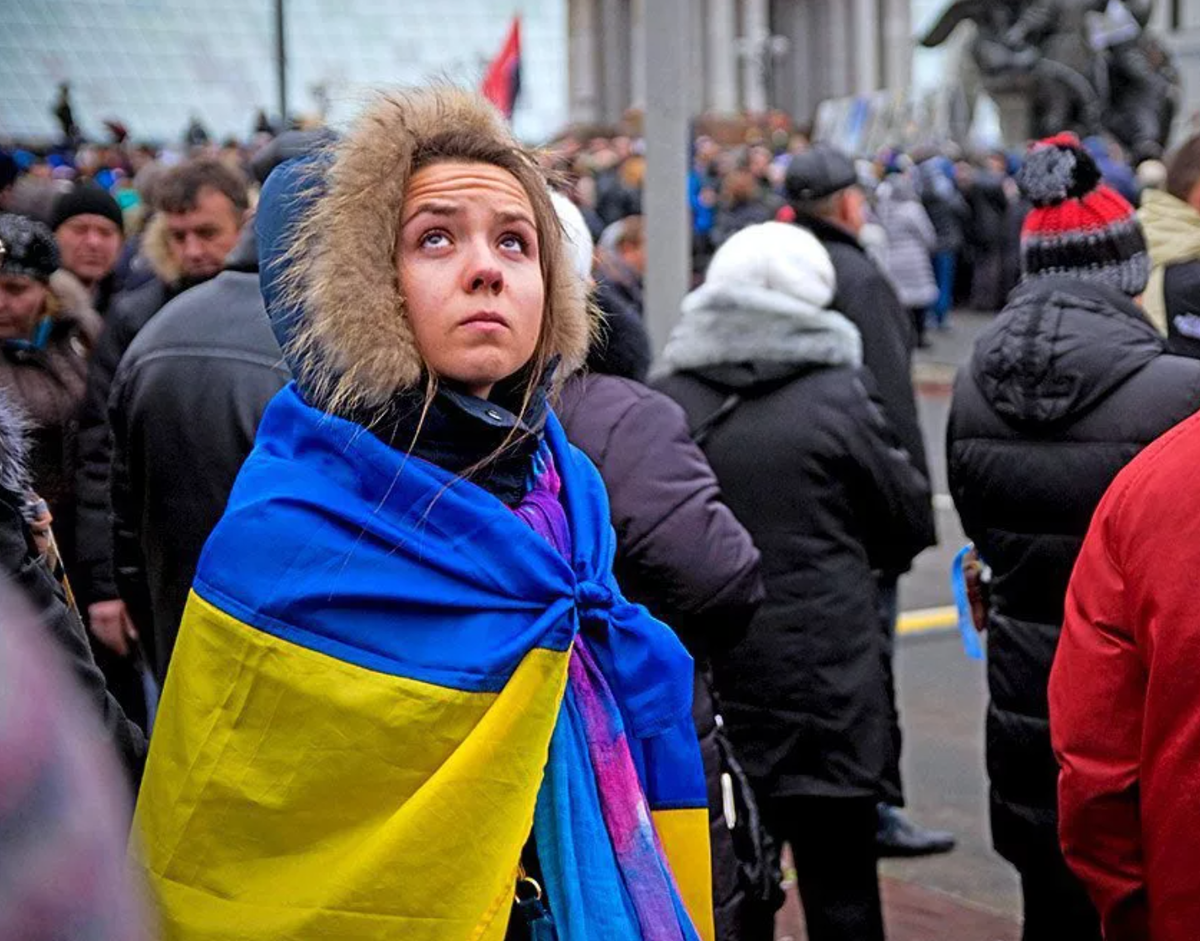 Украинцы обнаглели. Украинцы в России. Украина для украинцев. Хохлушки на Майдане. Украинцы люди.