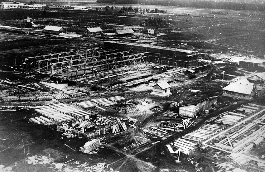 Строительство электровозостроительного завода. 1930-е 